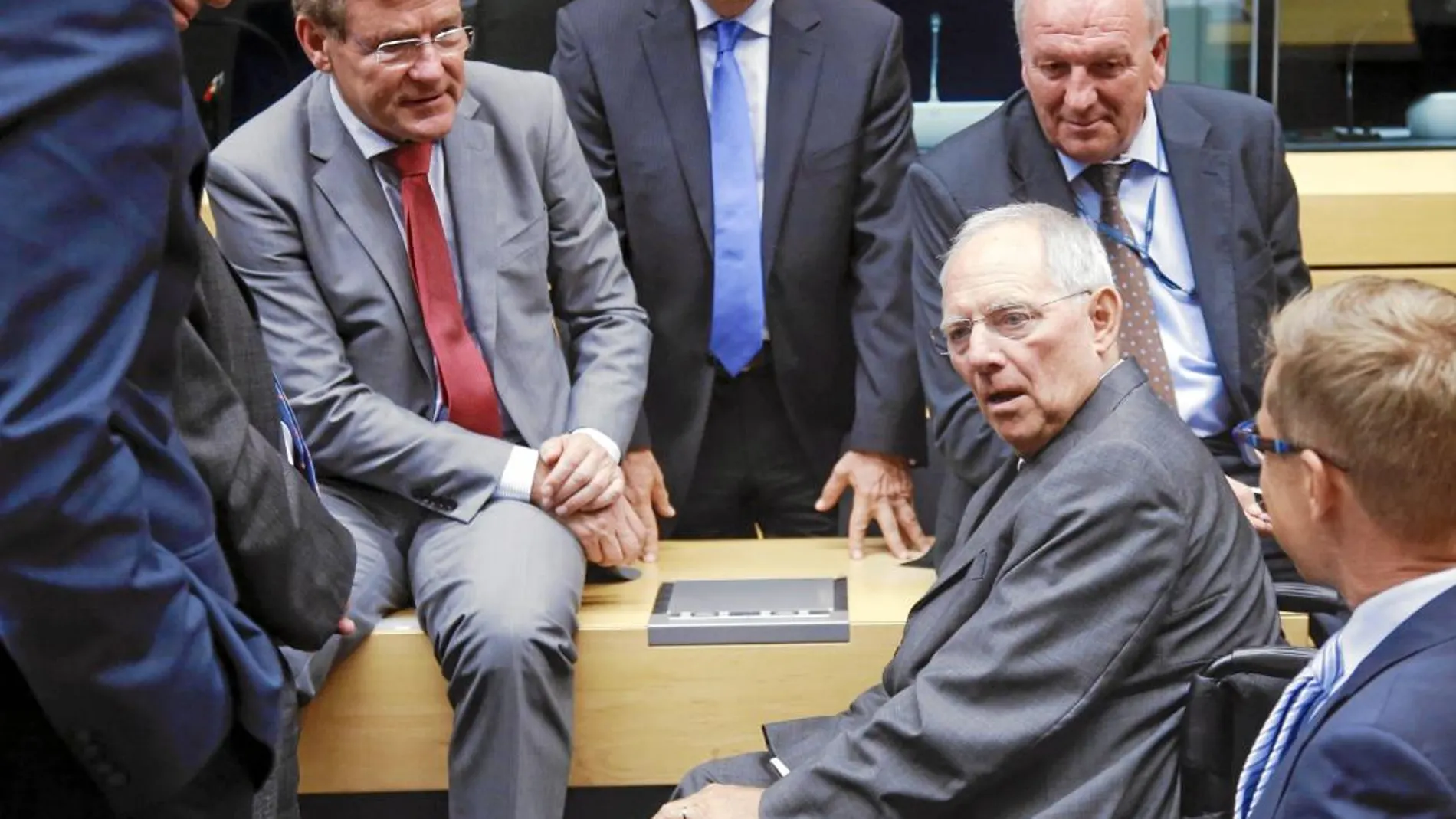 El ministro de Finanzas alemán, Wolfgang Schäuble, con sus homólogos de la UE.