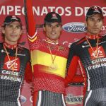 Iván Gutiérrez, a la izquierda, también triunfó en la prueba contrarreloj por equipos