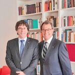 Artur Mas acudió ayer a Berlín a reunirse con Carles Puigdemont. La cita de los dos ex presidentes se produce semanas después de que el primero mostrase su oposición a que el segundo optara a la reelección