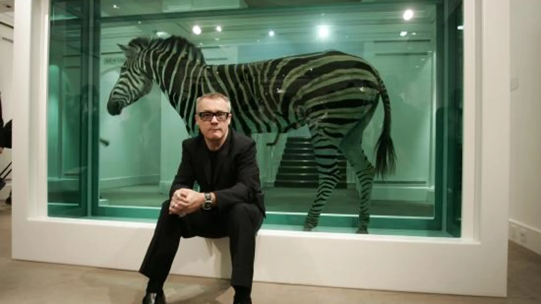 El británico Damien Hirst encarna al artista que sólo se guía por la cotización de su obra