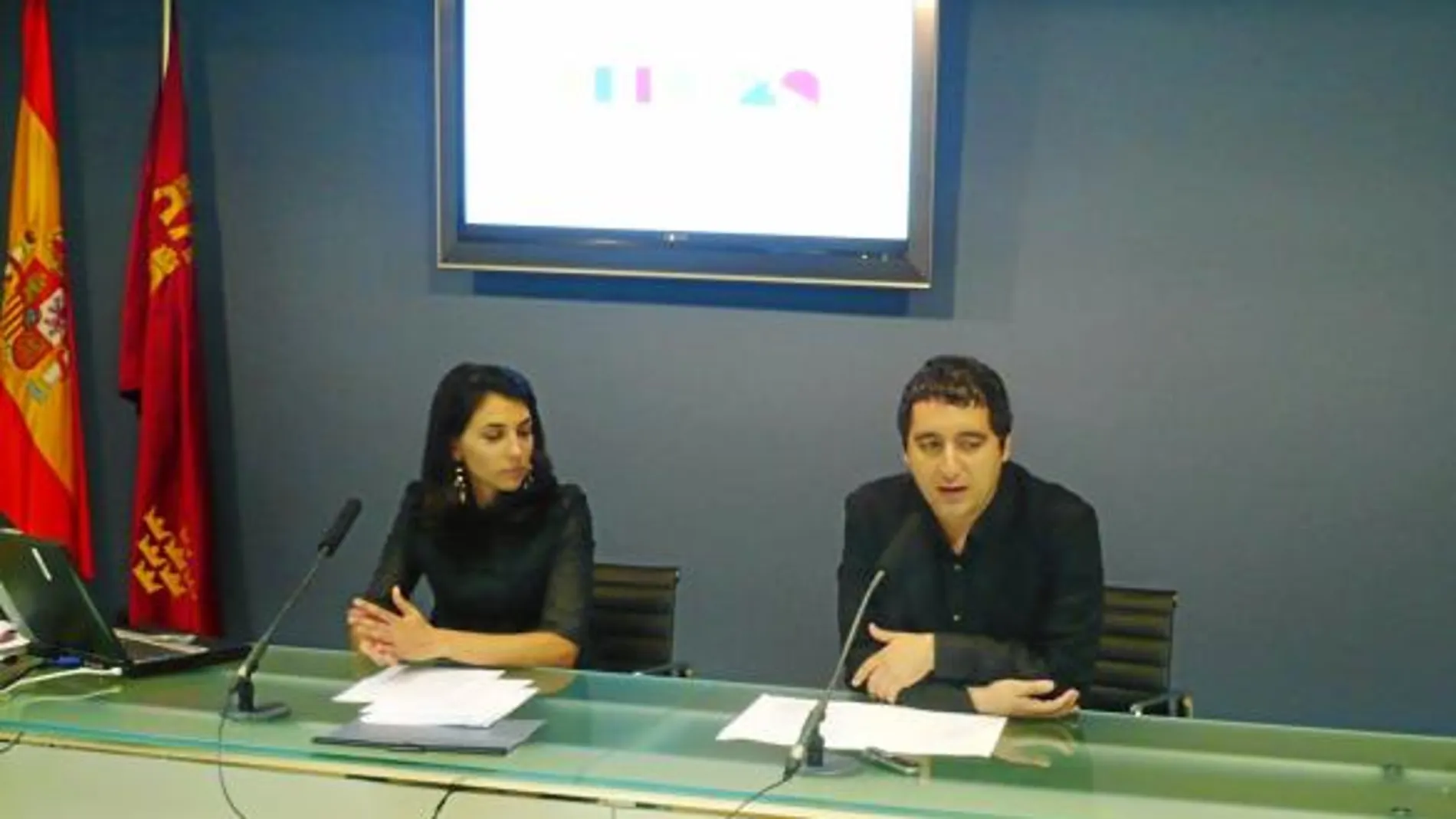Yolanda Martínez y Pedro Alberto Cruz, ayer en la presentación de Adicrea