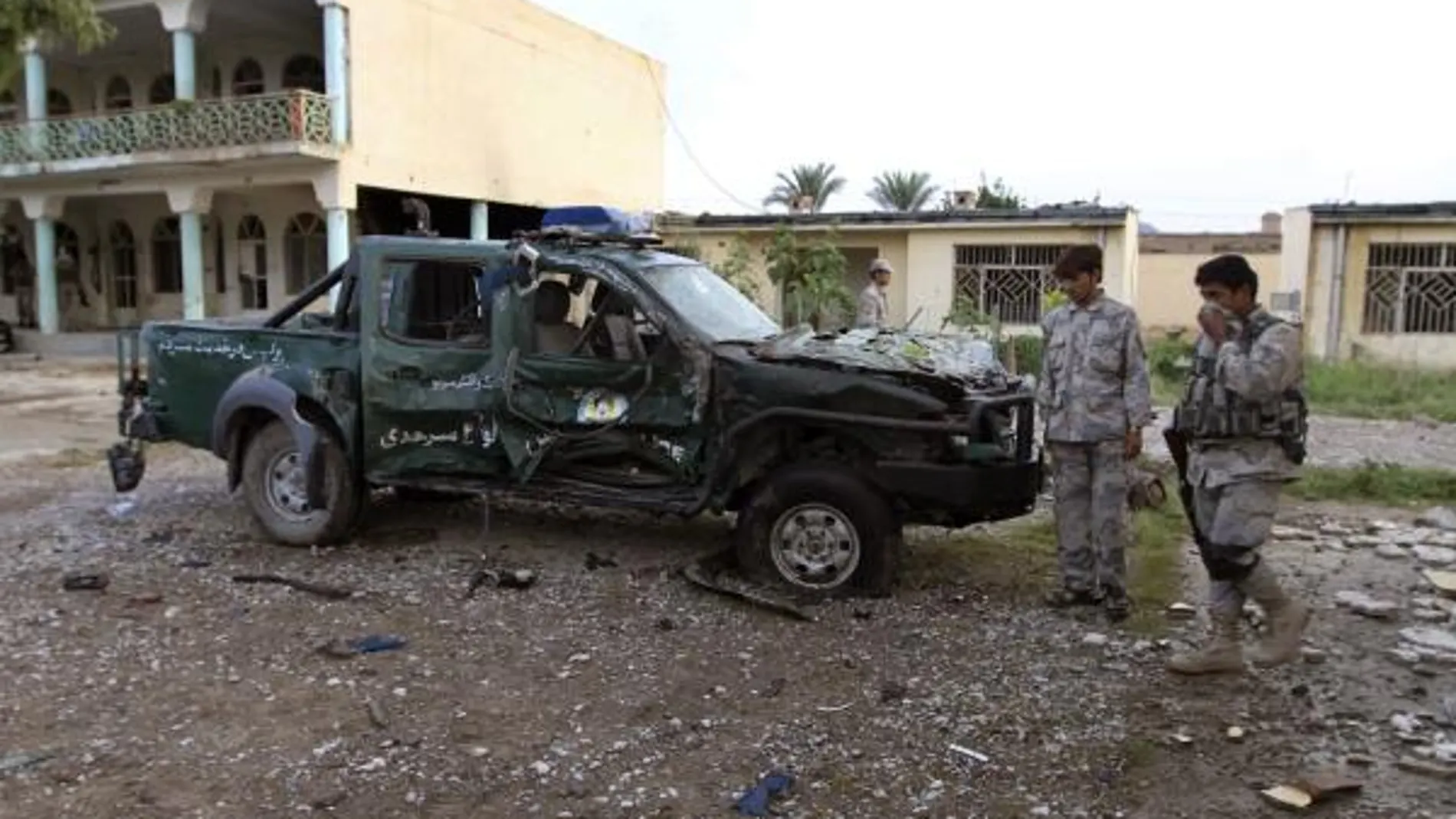 Imagen de un atentado contra la policía con coche bomba en Kandahar