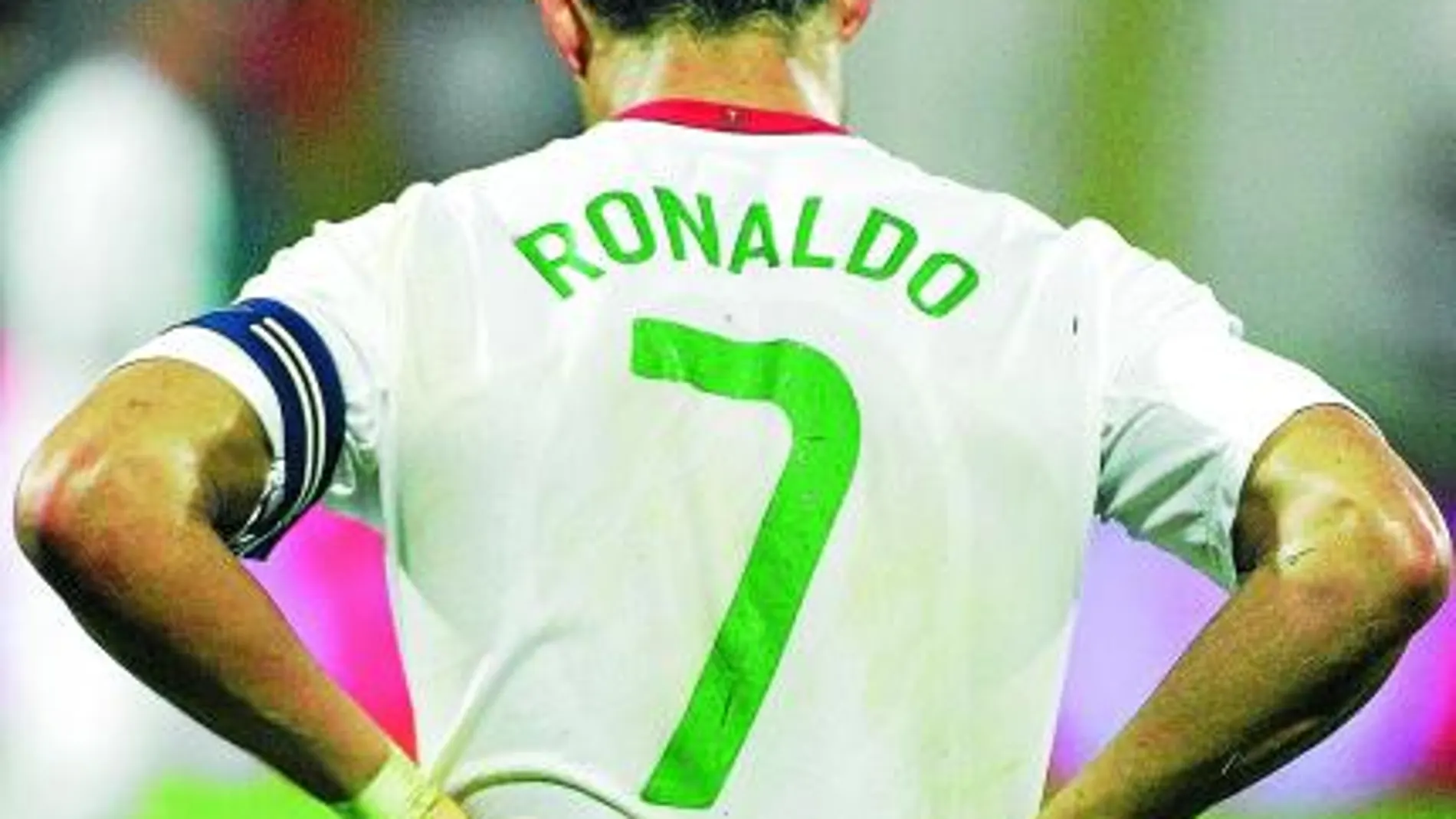 Ronaldo, entre ceja y ceja de Florentino