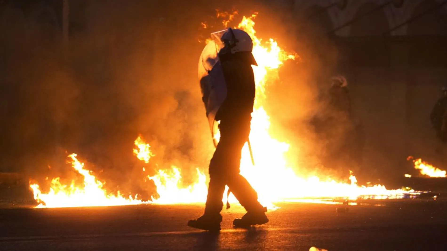 Imagen de los disturbios en Atenas contra las reformas para el tercer rescate.