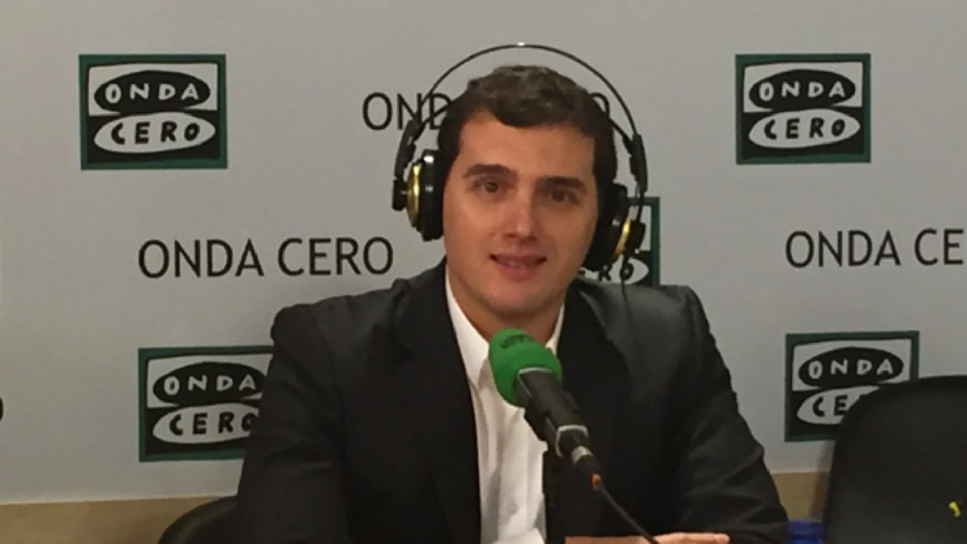 El presidente de Ciudadanos (C's), Albert Rivera, en el programa "Más de Uno"en Onda Cero