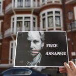 Hoy se cumplen tres años desde que Julian Assange buscó refugio en la Embajada de Ecuador en Londres