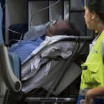 Un herido es atendido