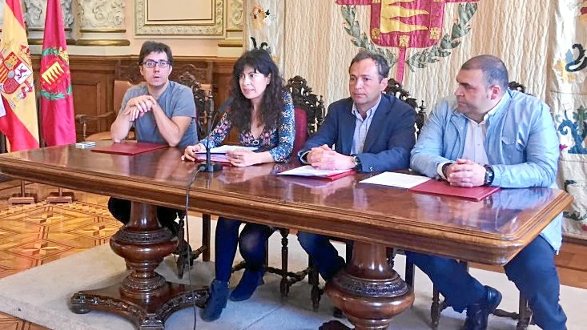 La concejala Ana Redondo presenta «Noches del Pisuerga», junto a Roberto Terne y Juanjo Rodríguez