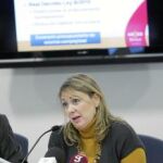 La delegada de Hacienda, Nieves Hernández, explicó ayer el proyecto presupuestario ante el Consejo Económico y Social de Sevilla (CESS)