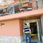 Las dos menores rescatadas esta semana eran explotadas en un piso en ruinas de Barcelona (1) y en un prostíbulo (2)
