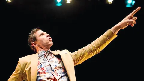 «Hey, bro! Hipster show»: El azote de los hipsters
