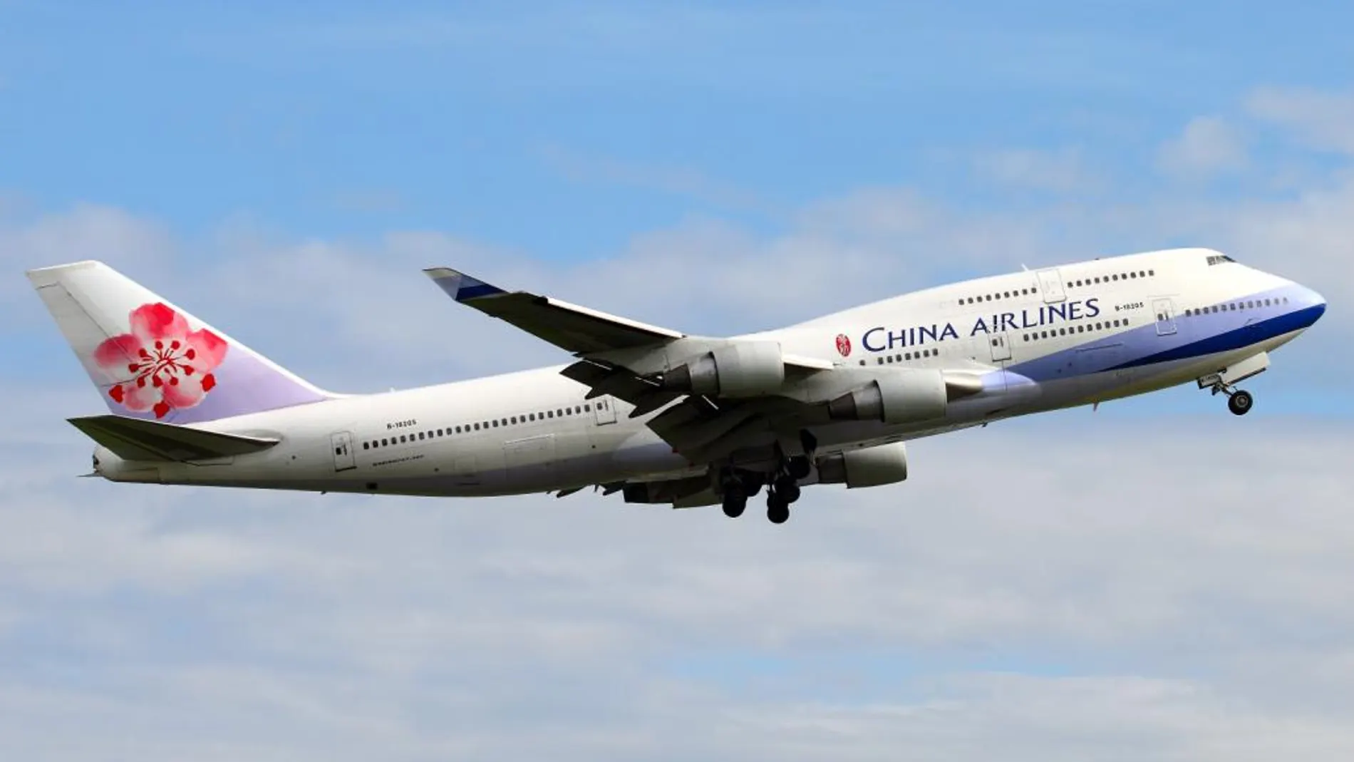 Una mujer que dio a luz en un avión taiwanés, obligada a pagar lo gastos del parto