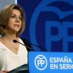 La secretaria general del PP, María Dolores de Cospedal, durante una comparecencia, hoy en la sede del partido