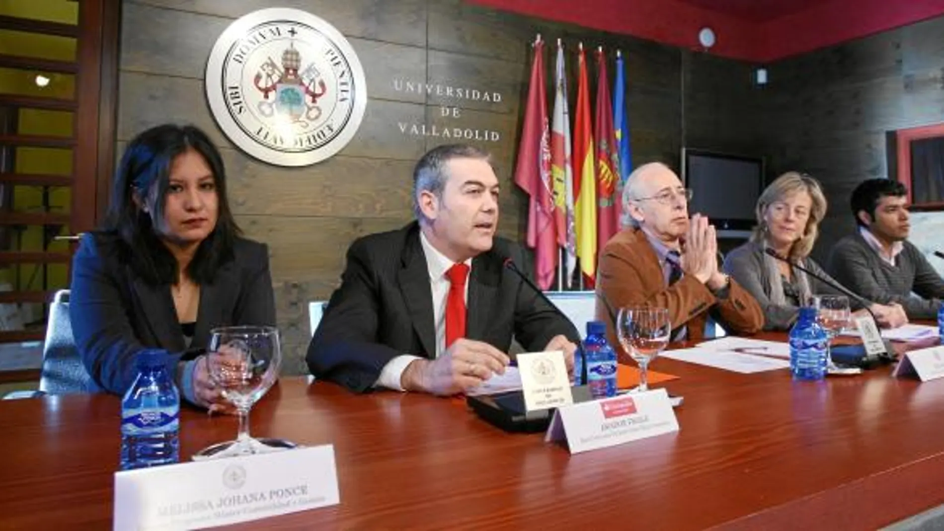 Amador Fraile, director de Convenios España de la División Global Santander Universidades, en la presentación de las becas para los másters