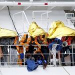 Refugiados en el barco de Médicos Sín Fronteras