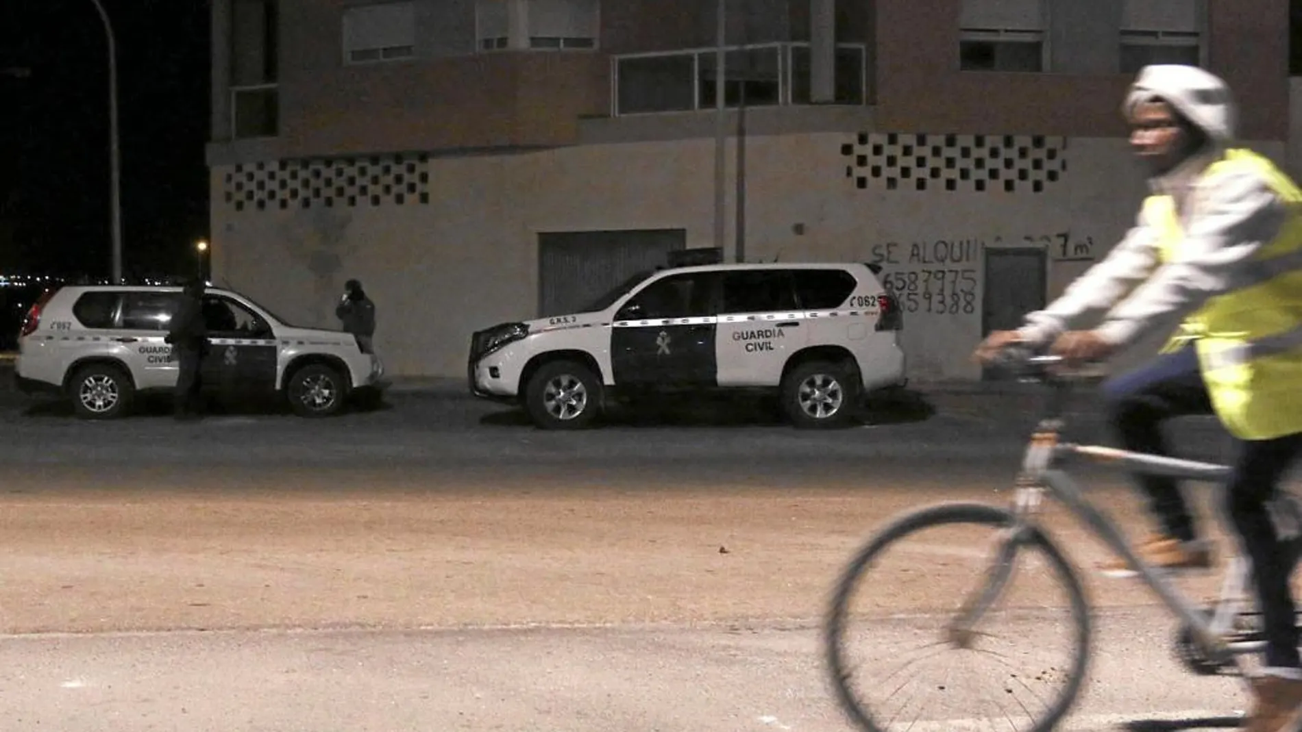 El dispositivo policial en Roquetas de Mar, compuesto por unos 100 efectivos, se mantendrá previsiblemente a lo largo del día de hoy