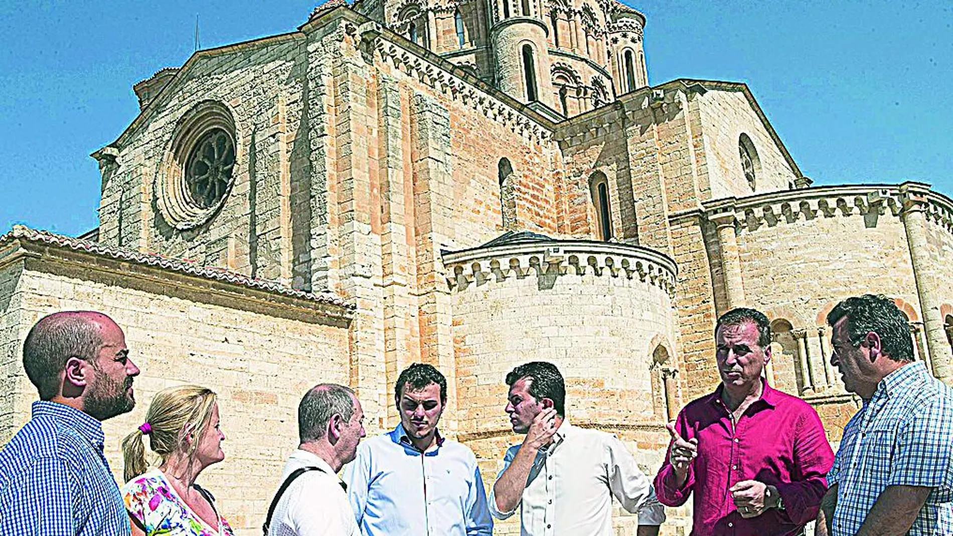 Luis Tudanca trata la política cultural y turística de la Junta de Castilla y León, junto con Tomás Del Bien, Antonio Plaza, Juan Velasco, y el portavoz parlamentario de Cultura, José Ignacio Martín