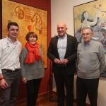 El presidente de la Diputación de Valladolid, Jesús Julio Carnero, junto a María Luisa Pérez y los propietarios de la Galería Rafael