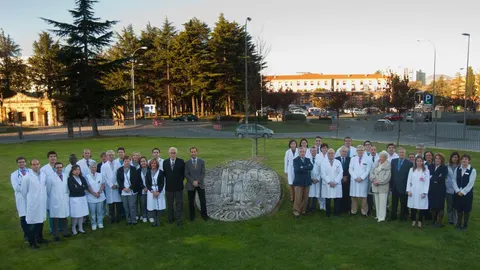 Eespecialistas y profesionales de los departamentos de Nefrología, Urología, Inmunología y Anestesia de la Clínica Universidad de Navarra, junto a representantes de Nefrología del Complejo Hospitalario de Navarra.