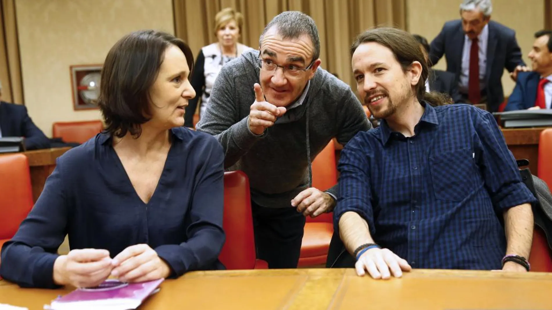 Pablo Iglesias junto a Carolina Bescansa y Juan Pedro Yllanes