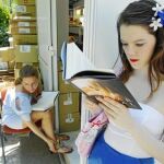 Una joven lee a César Vidal, que acaba de presentar otro libro abultado, «La flor del azahar»