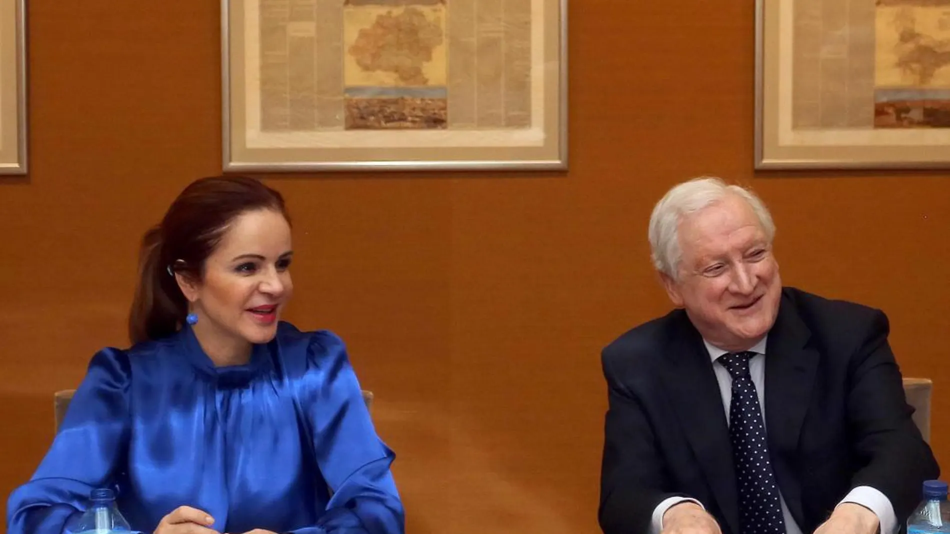 La presidenta de las Cortes, Silvia Clemente, junto al empresario Antonio Méndez Pozo, ayer en Valladolid