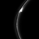 El "macizo corneado"de un anillo de Saturno