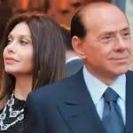  La esposa de Berlusconi pide el divorcio y abre una crisis política