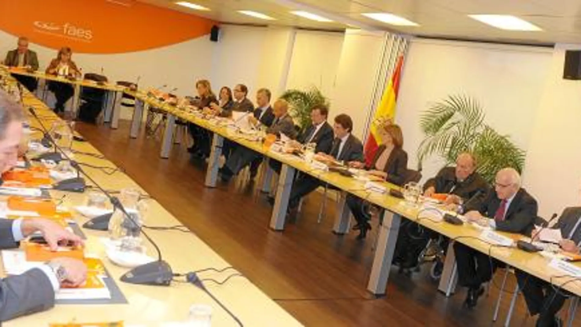 La reunión del patronato de FAES ayer en Madrid contó con la participación de la mayoría de sus 54 miembros