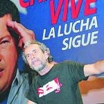 Lágrimas negras. El actor Willy Toledo participó en el homenaje a Hugo Chávez celebrado en Madrid el pasado día 6. No defraudó: «El día que mueran González, Aznar o Rajoy no saldrán a llorarles»