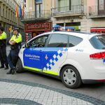 En la imagen, una pareja de la Guardia Urbana en el emblemático y céntrico paseo de la Rambla de Barcelona, donde en agosto tuvo lugar el trágico atentado