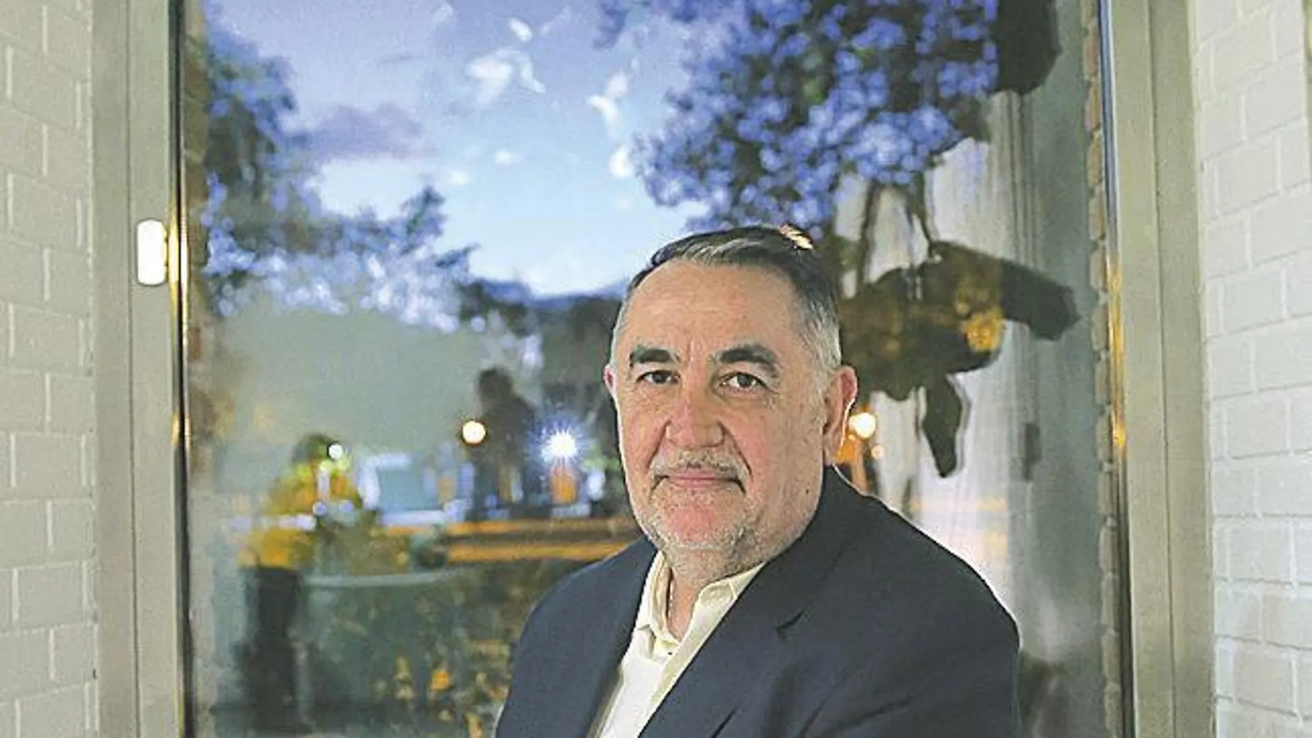 Miguel Ángel Pertierra / Médico y escritor