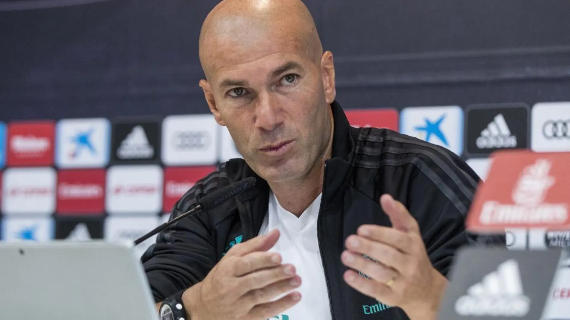 El entrenador francés del Real Madrid Zinedine Zidane, durante la rueda de prensa tras el entrenamiento en la Ciudad deportiva Real Madrid