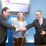 La consejera Alicia García, junto al presidente de la FRMP, Alfonso Polanco, y José Manuel García Toral