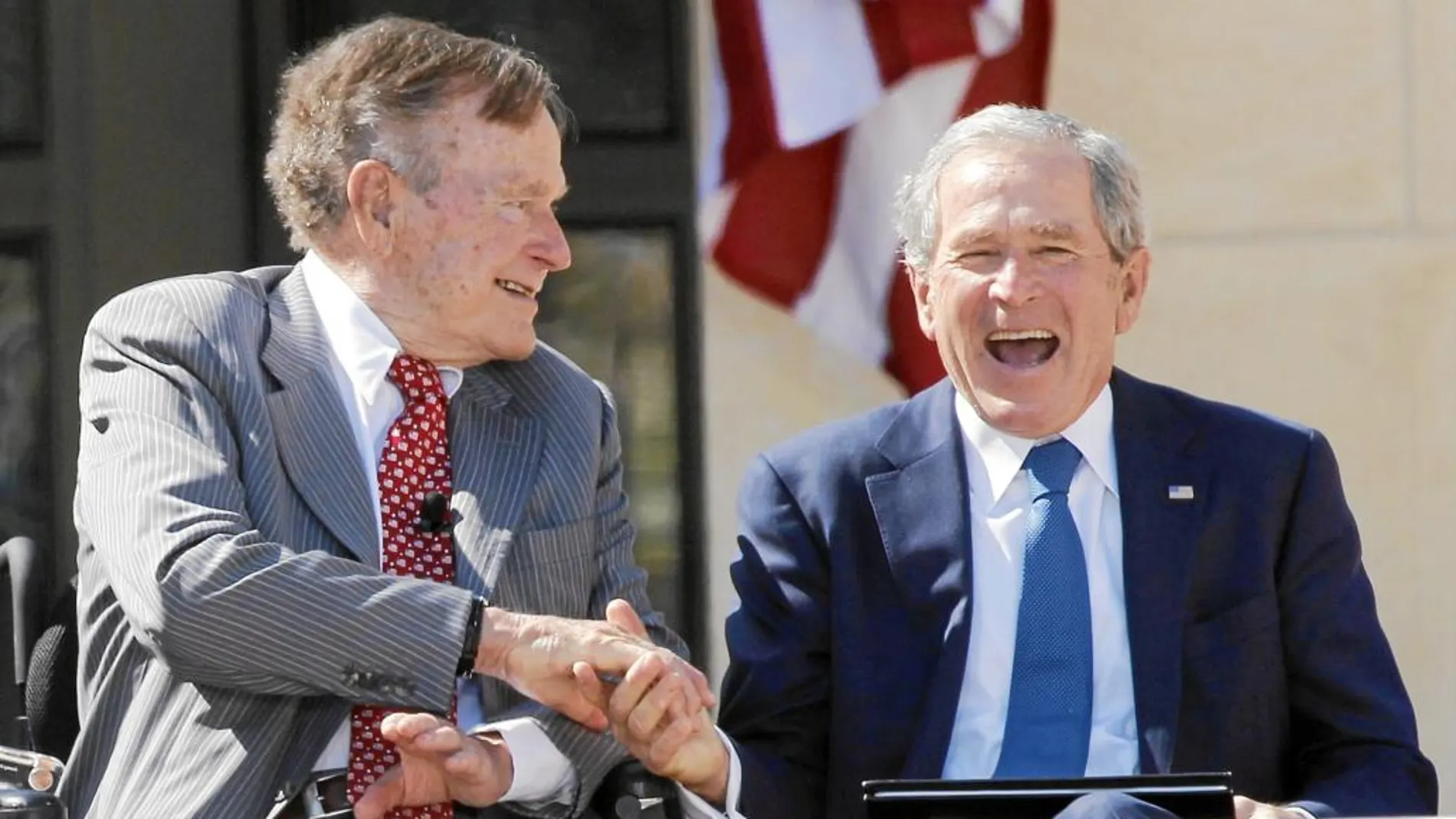 «Pacto de silencio». Los Bush, en un acto celebrado en Dallas en 2013