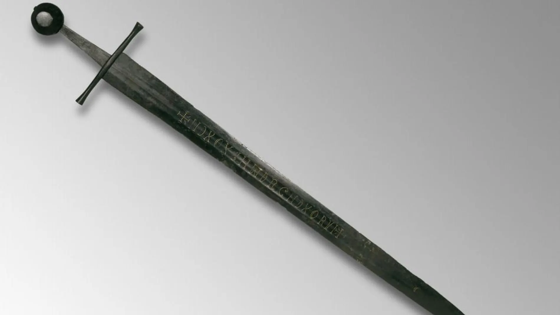 El museo británico pide ayuda para descifrar la inscripción de la espada del siglo XIII