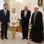 De izquierda a derecha, José Manuel Soria, Ana Pastor, José Manuel García-Margallo y el presidente iraní, Hassan Rohaní, hoy en Teherán.