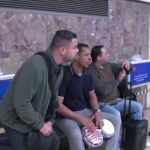 Así se ganan la vida los músicos en el Metro de Madrid