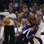 Serge Ibaka, a la derecha, durante el encuentro ante Sacramento Kings.