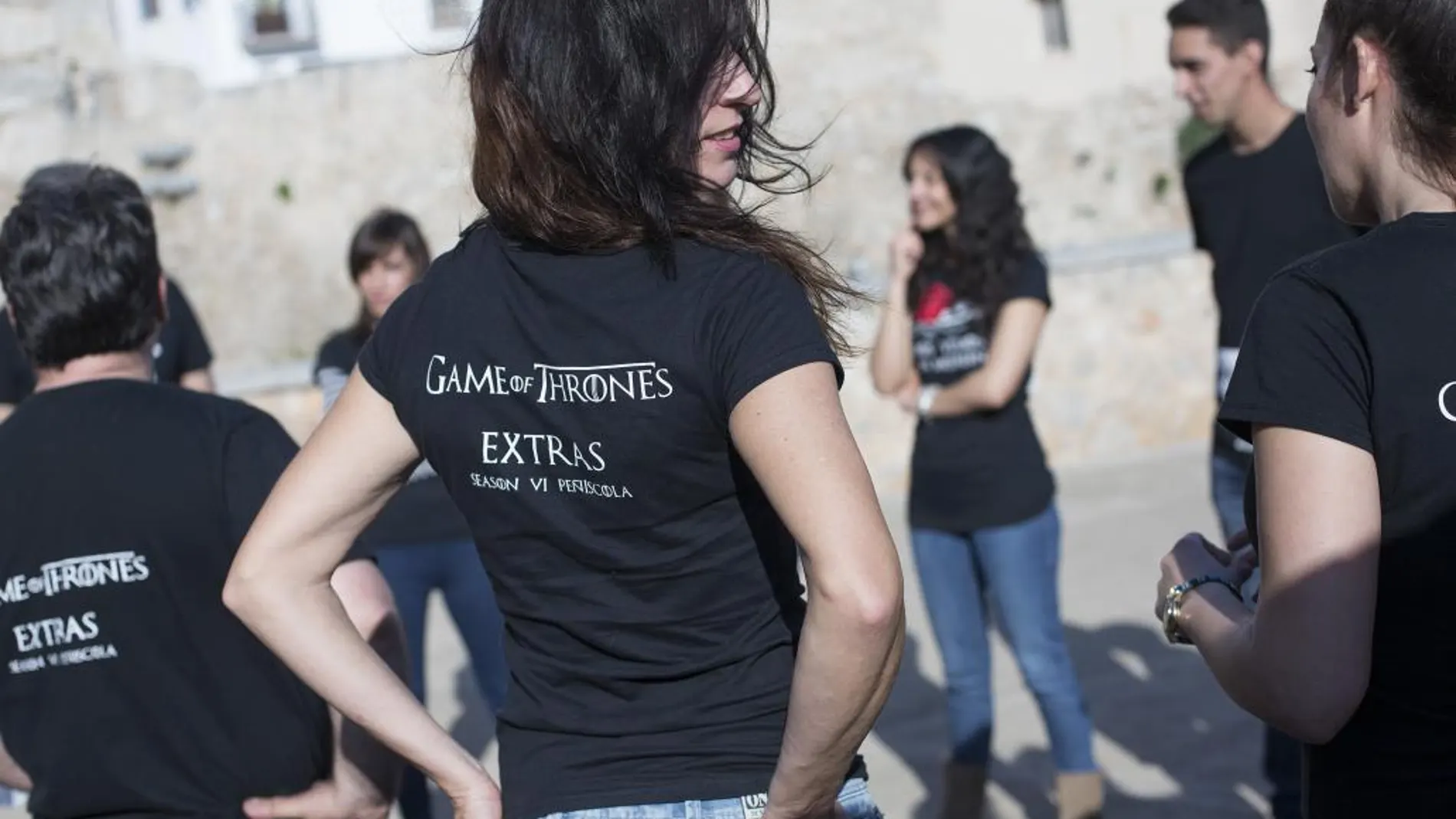 Una treintena de extras que participó en el rodaje en Peñíscola de parte de la sexta temporada de Juego de Tronos ha forjado una amistad cimentada en su pasión por la afamada serie.