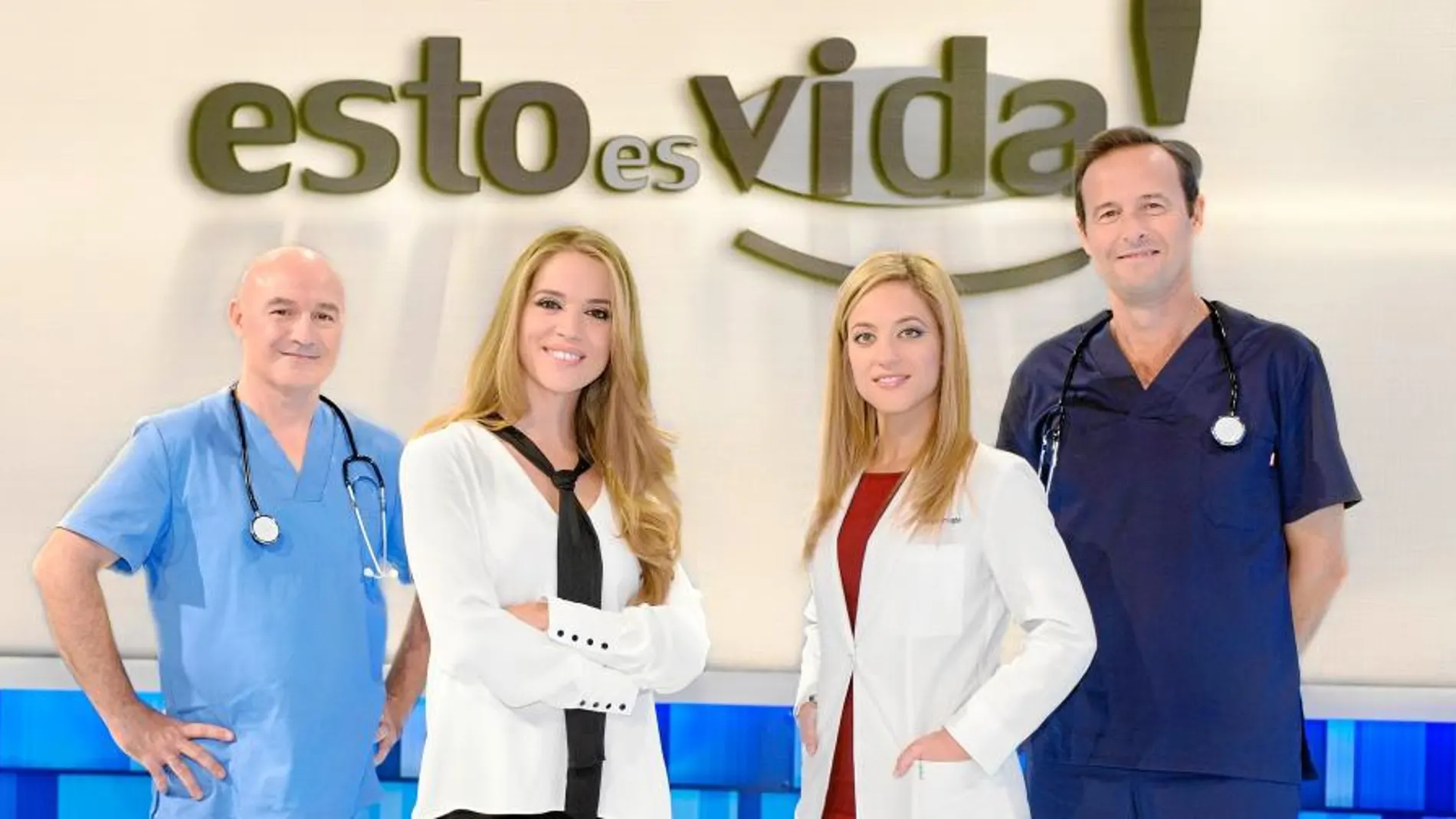 De izquierda a derecha: Luis de Benito, médico del aparato digestivo; Cristina Lasvignes, Paloma Borregón, dermatóloga y Fernando Uribarri, pediatra