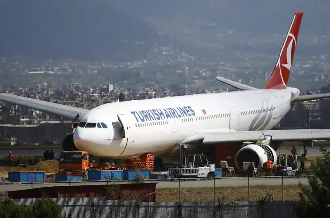 Una falsa amenaza de bomba obliga a retener durante horas un avión de Turkish Airlines en Lisboa