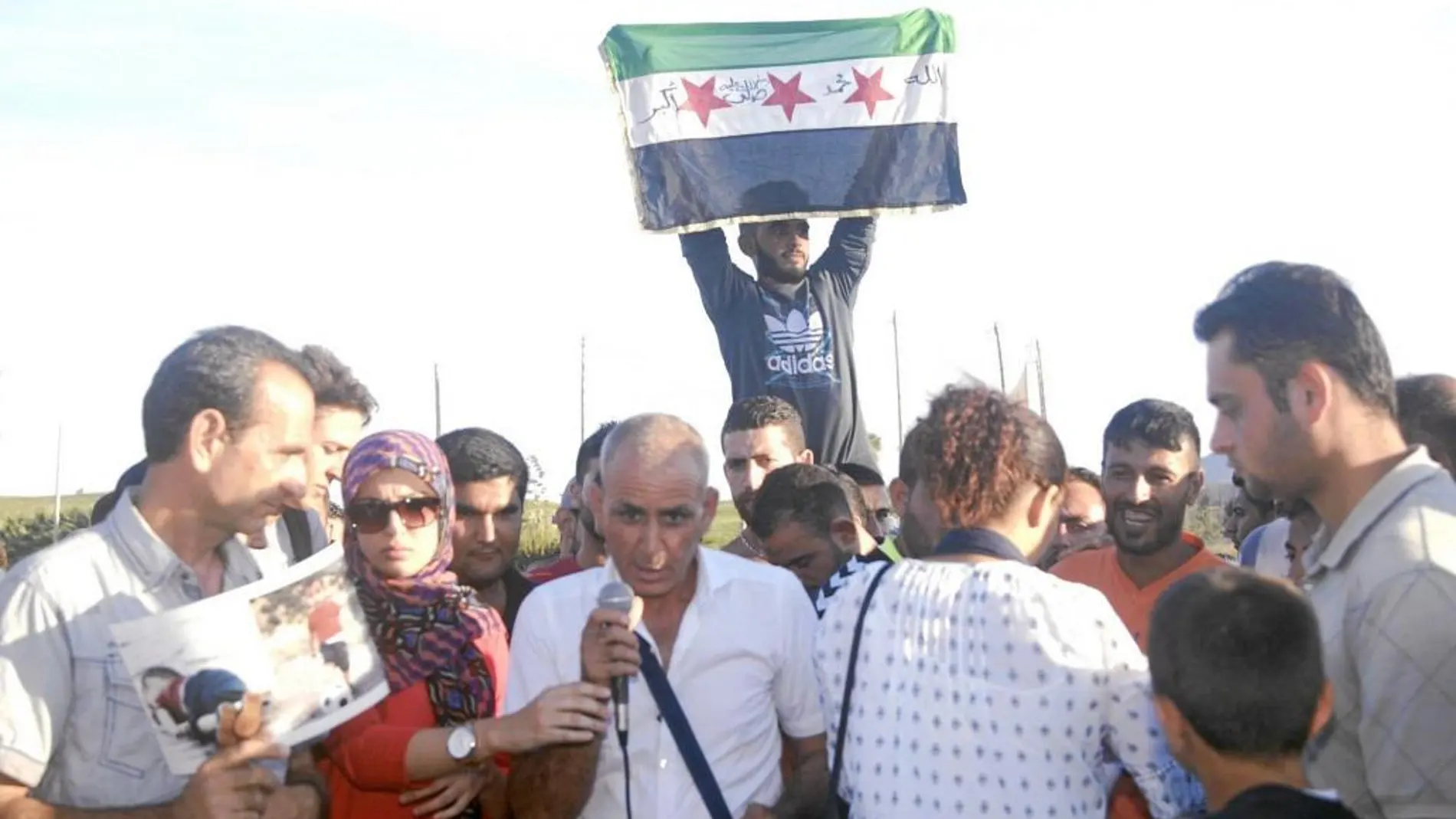 Protestas en Melilla por el trato de Hungría a los refugiados sirios