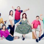 Imagen de los siete protagonistas de «Somos así», miniserie compuesta por seis capítulos