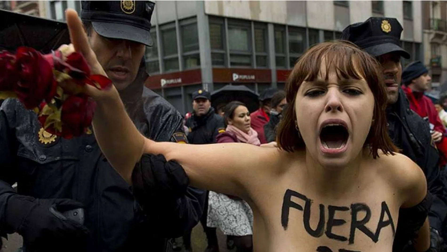 Piden 6 años de cárcel para las activistas de Femen que se desnudaron a favor del aborto