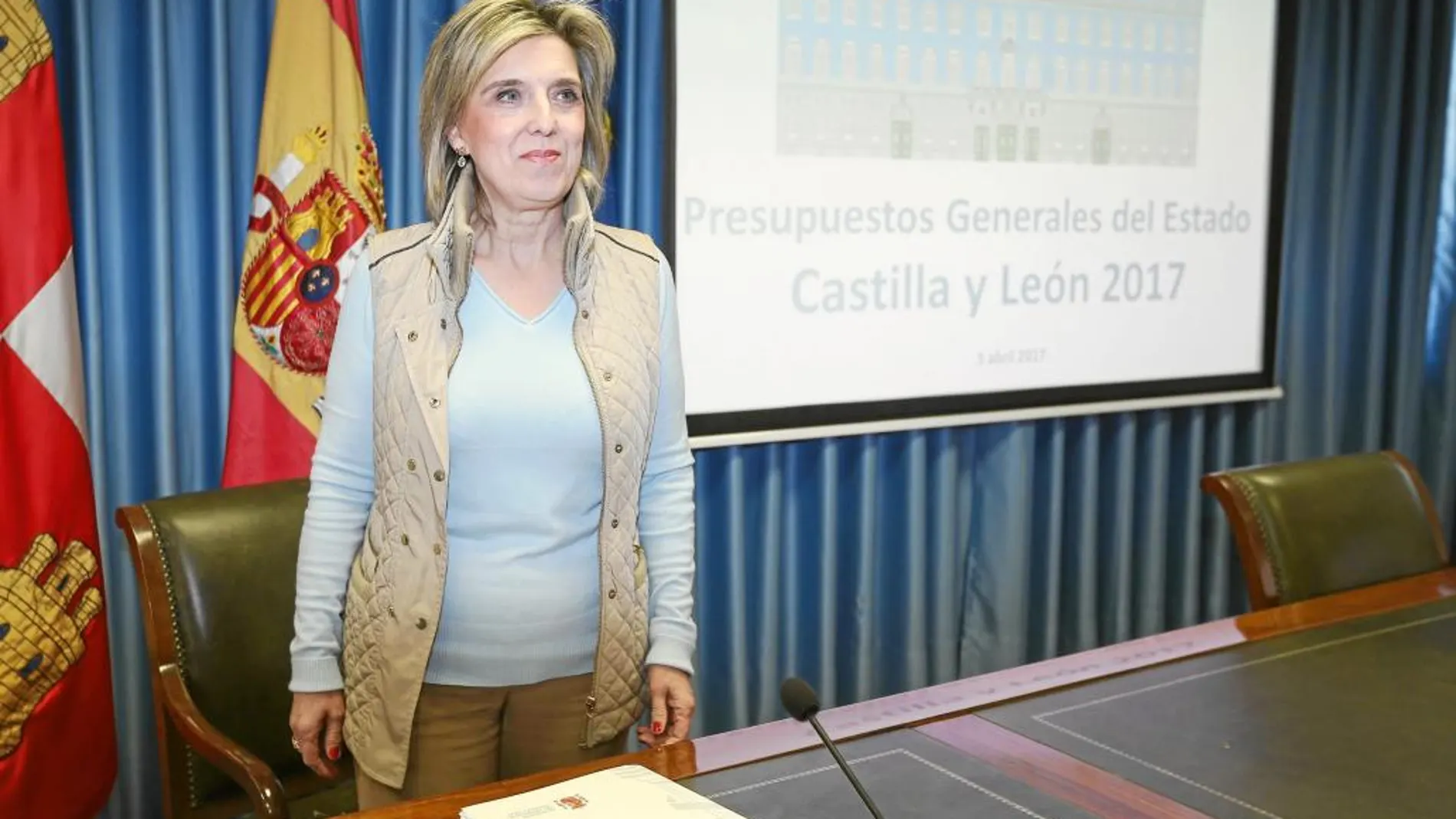 La delegada del Gobierno, María José Salgueiro, informa de los Presupuestos del Estado para la Región