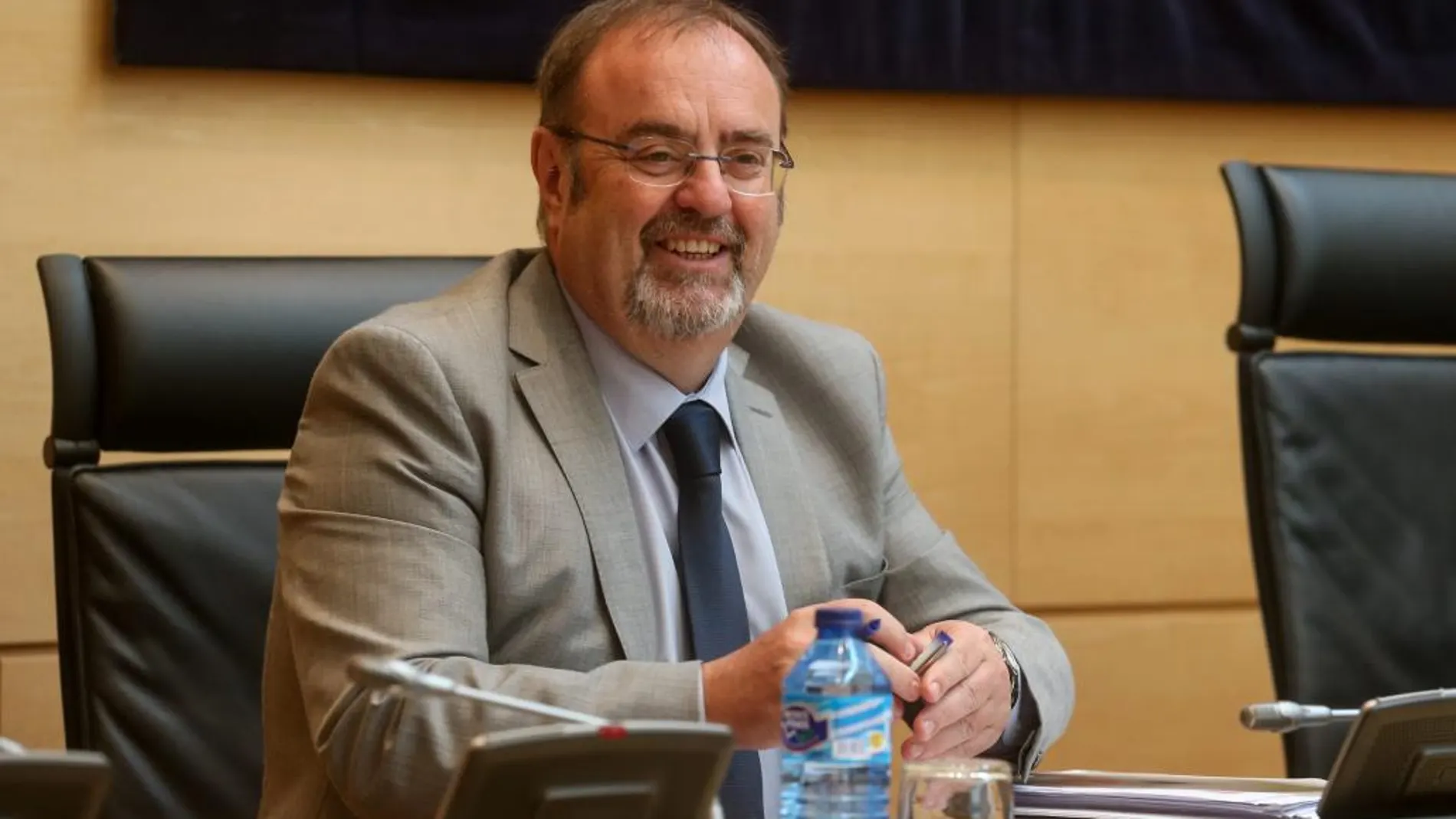 El consejero Fernando Rey explica, en las Cortes regionales, los presupuestos de su departamento para 2018