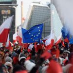 Manifestantes polacos protestan en Poznan contra el Gobierno ultraconservador