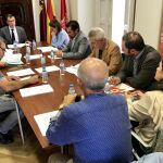 El alcalde de Murcia, José Ballesta, ayer con los miembros de la Junta de Portavoces