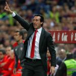 El entrenador del Sevilla FC Unai Emery da instrucciones a sus jugadores durante la final de la Copa del Rey